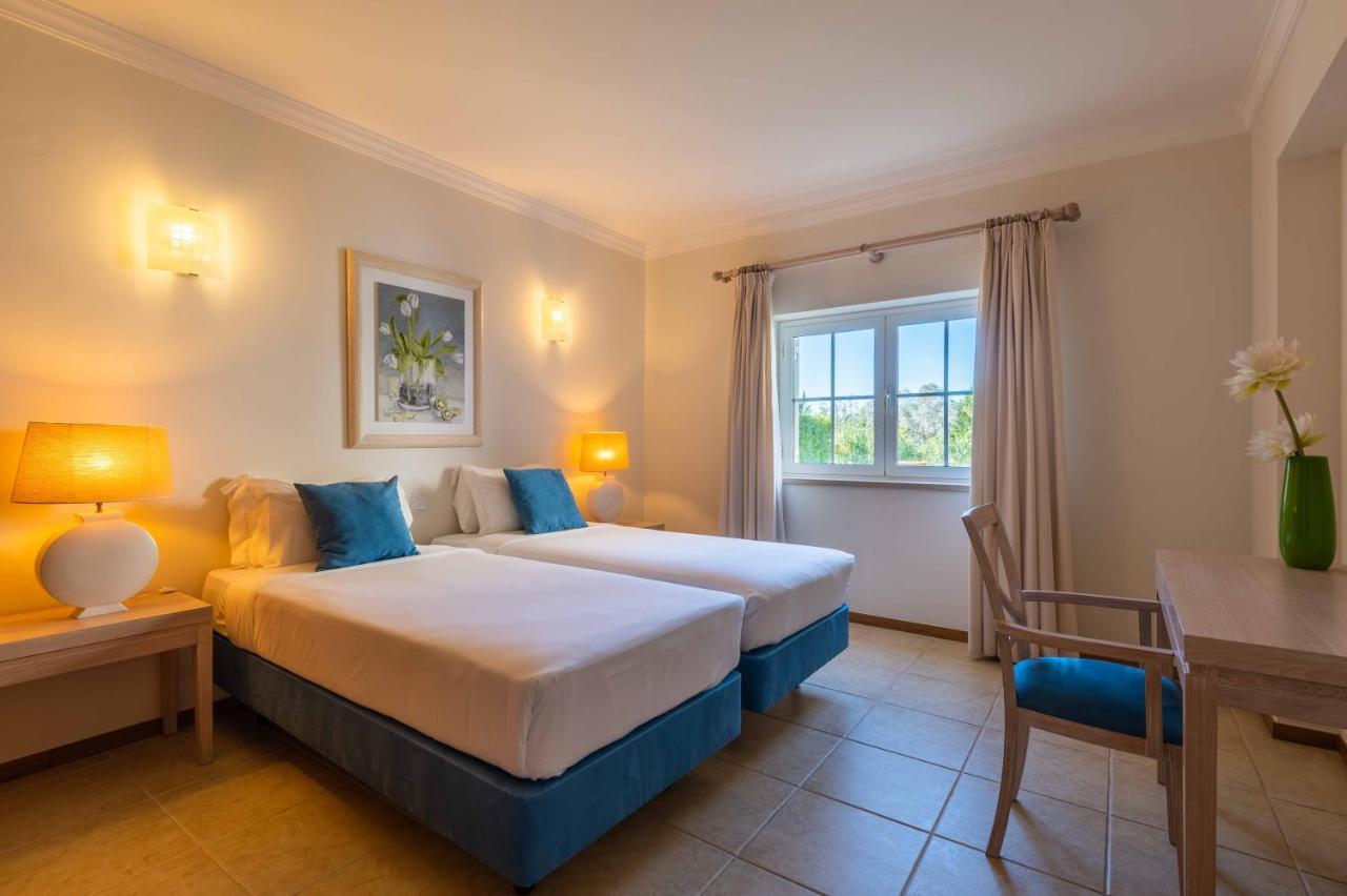 Vale D'Oliveiras Quinta Resort & Spa Carvoeiro  Exterior foto A bedroom at the resort