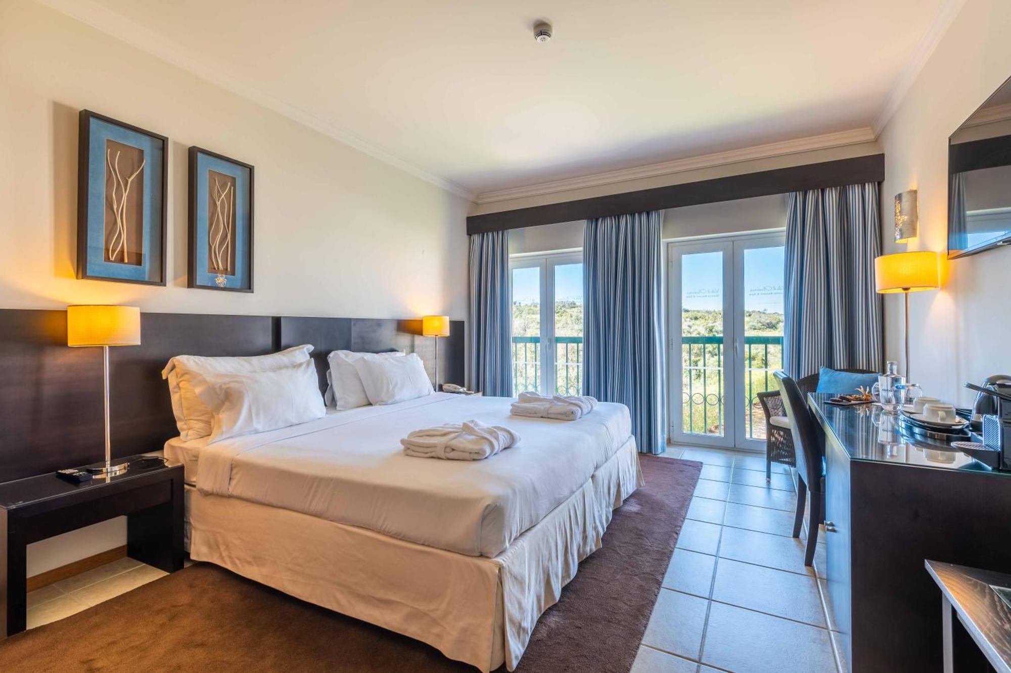 Vale D'Oliveiras Quinta Resort & Spa Carvoeiro  Exterior foto A room at the hotel